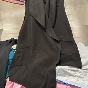 Black Sleeveless Vest with Pockets